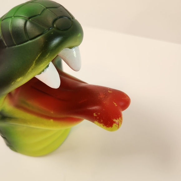 Vintage 90s Cobra Snake Hand Puppet 1990s Fangs Halloween Decor Novelty Toys - Picture 3 of 8